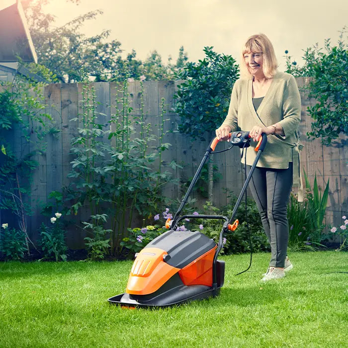 LawnMaster 33cm Hover Collect Mower on UK Grass