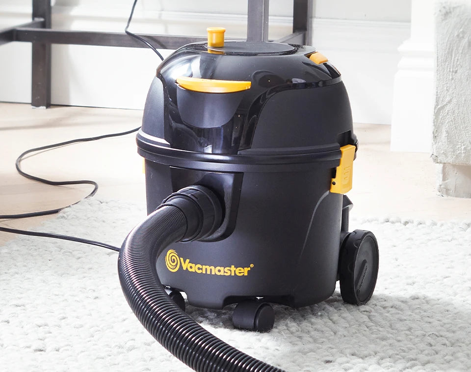 Vacmaster D8 with Screw Fit Hose