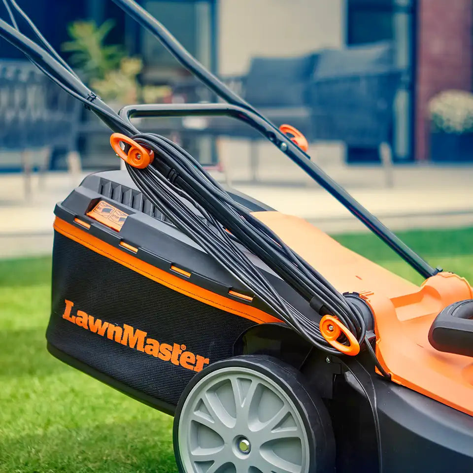 https://www.cleva-uk.com/cdn/shop/products/Electriclawnmower40cmCableStorage_960x960.webp?v=1681224719